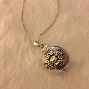 Roxane added a photo of their purchase