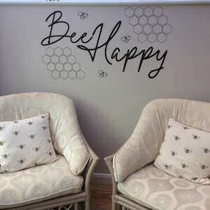 Yuzhuo Metal Bee Wall Art Farmhouse Honey Bees And Hives With Flowers Metal Wall Decor Hanging For Living Room Garden Bedroom Office Home Wall (Black