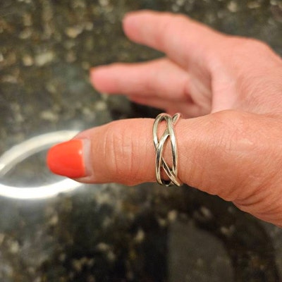 925 Silver Tiny Black Gem Thin Wave Ring main image 1