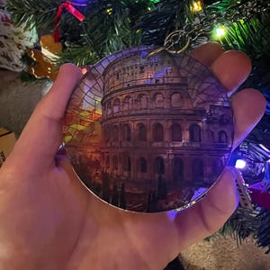 ローマコロッセオ - ローマ、イタリア：本物のガラスを使用した