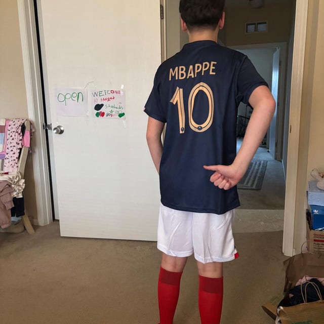 Mbappé #10 France Kids Football Kit – Full Set With Jersey, Shorts