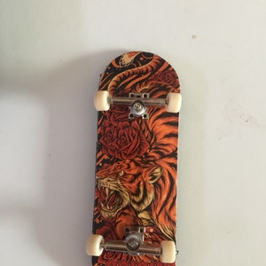 32mm 5-Ply Canadian Maple Skateboard Toy with CNC Bearing Wheels Origin Fingerboards Premium Graphic Fingerboard Kit Hydra 