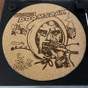 MF DOOMスリップマット MF Doom Mask Graphic Slipmat – Gramaphone Records