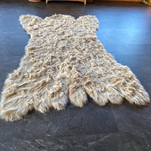 CHBIN Moderno Pecora Tappeto 100x120cm Tappeti Soggiorno Soffice Tappeto Morbido e Antiscivolo Pelliccia Sintetica Faux Pelliccia per Sala Pranzo Divano Il Salotto Camera Letto Bambini, Bianco CHBIN Moderno Pecora Tappeto 100x120cm Tappeti Soggiorno Soffice Tappeto Morbido e Antiscivolo Pelliccia Sintetica Faux Pelliccia per Sala Pranzo Divano Il Salotto Camera Letto Bambini, Bianco