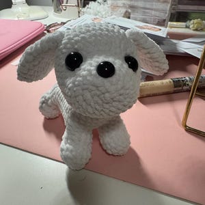 かぎ針編みのマルチーズ犬のパターン: あみぐるみマルチプーのおもちゃ