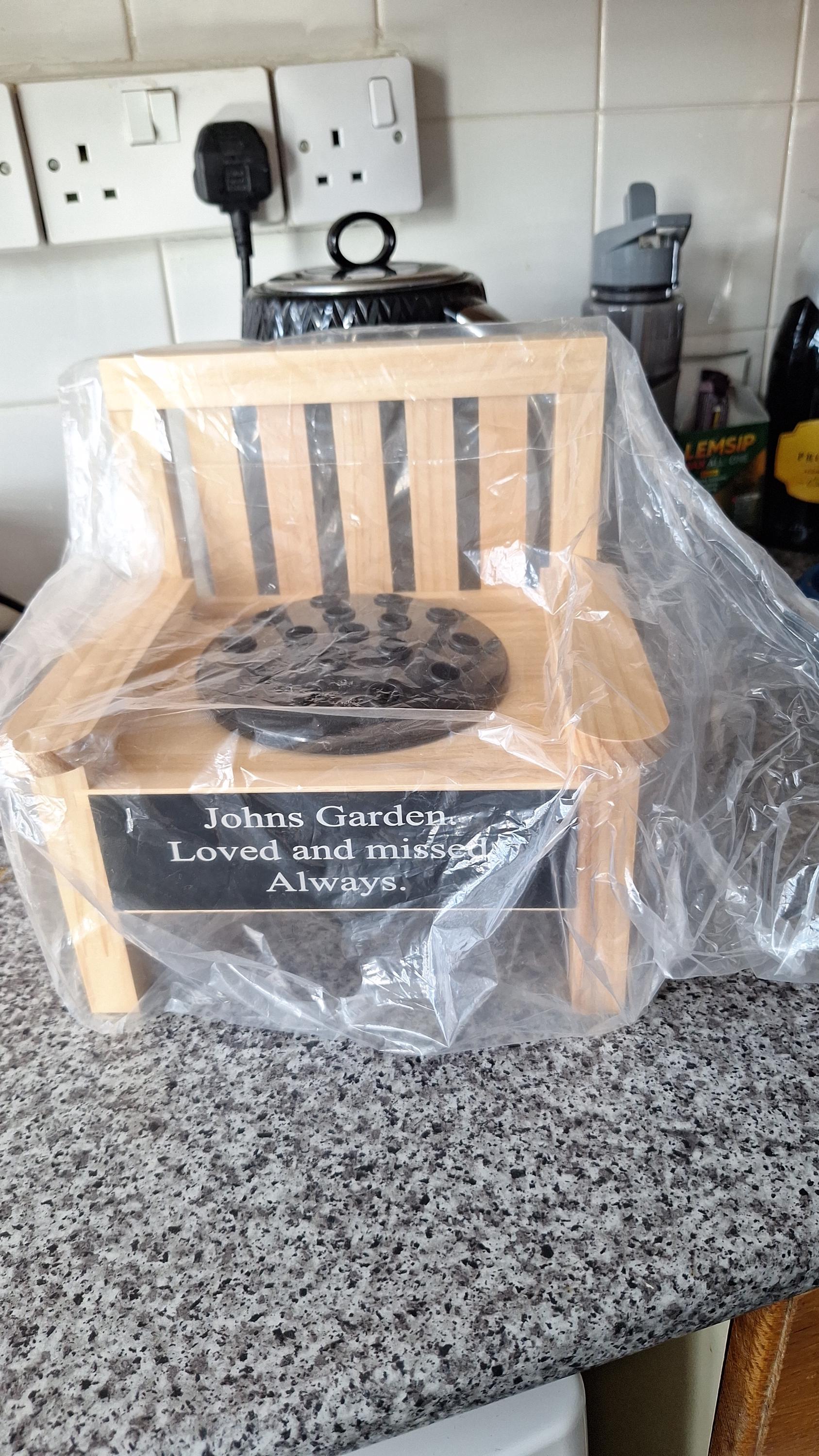 Personalised Engraved Wooden Memorial Bench With Integrated Flower Pot Perfect For Garden Grave Marker