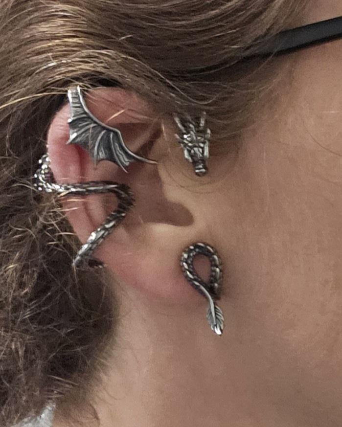 NO PIERCING Dragon cuff with large wing in Gold  Dragon earrings, Dragon ear cuff, Black Dragon, Dragon ear wrap