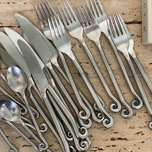 Pretty knives - vintage French Amefa boxed set of 12 stainless steel knives