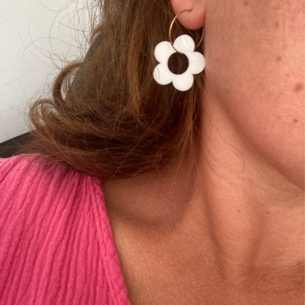 Boucles D'oreilles Pendantes Fleurs Zirconium Mauve - Métal Doré - Dormeuses - Neuf Avec étiquettes