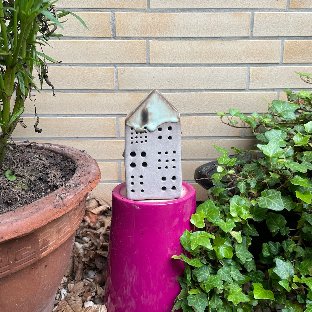 Bienensteinhaus groß mintgepunktet