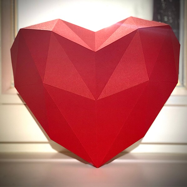 Low Poly Heart Papercraft – DIY Valentine's Day Gift (PDF & SVG) - Etsy