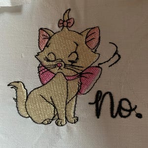 おしゃれキャットのベイビーマリーをモチーフにした機械刺繍デザイン