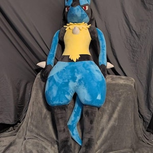 ポケモン、ルカリオのぬいぐるみ。高さ約170cm。 - Etsy 日本