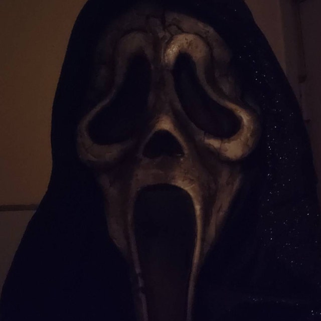 Deluxe Scream 6 Mask -  Finland