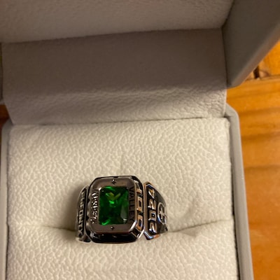 Women's Class Ring Fully Customized for High School and College Grads ...