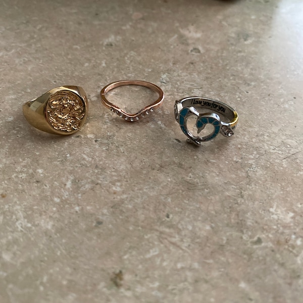Lot De Bagues Fantaisie (Joblot) - Métal Doré, Alliage, Émail - Pour Déguisement, Cosplay Ou Création - Occasion Bon État