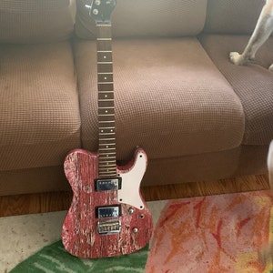 ZZ Top テレキャスター ギターラップ、古びた剥がれかけた赤いペイント