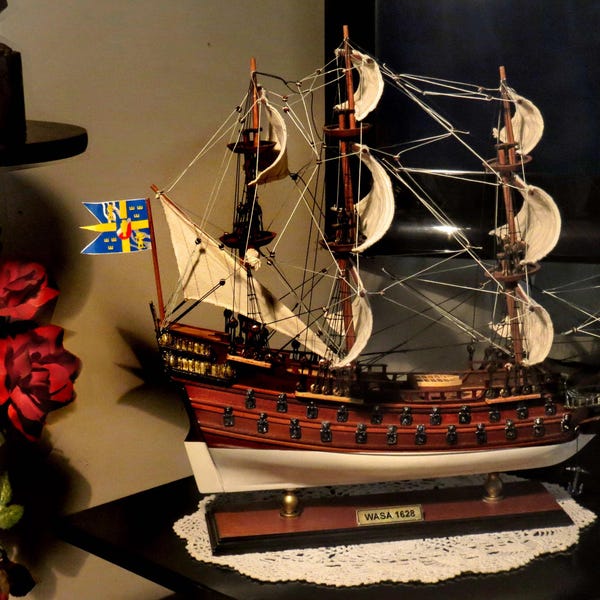 View Wooden Model Ships by ClassicWoodenModels on Etsy