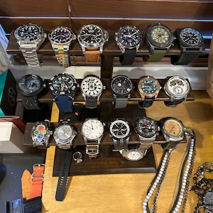 Support De Montre Élégant Avec Base En Marbre Noir - Présentoir Pour Bracelets Et Bijoux - Organisateur De Table Ou Vitrine
