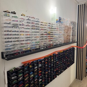 Espositore Garage Per Auto Hot Wheels 1:64 – 3 Livelli, 18 Posti Auto – Modulare E Impilabile