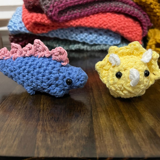 TWISBAY Crochet Kit for Beginners with Crochet Yarn - Triceratops Dinosaur  Amigurumi Crochet Kit with Step-by-Step Video Tutorials for Adults and Kids