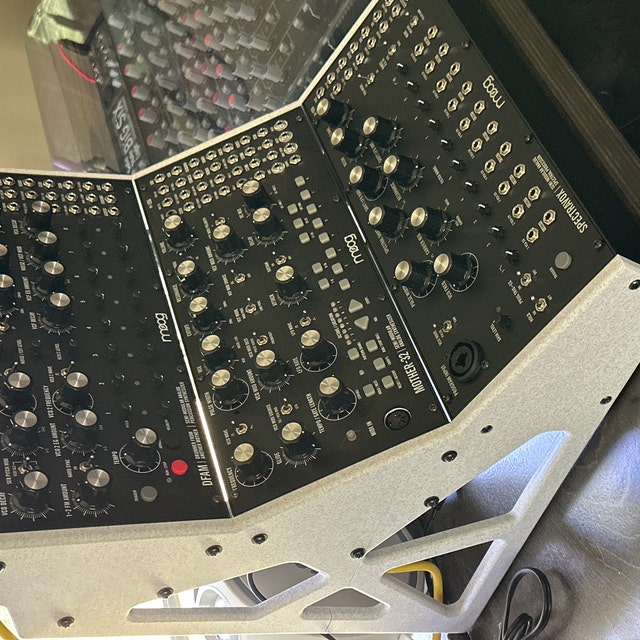 Moog 3 Tier Rack Stand for Semi-modulars (mother 32, DFAM Moog 3 Tier Rack Stand for Semi-modulars (mother 32, DFAM