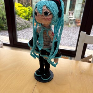初音ミクのかぎ針編み人形のパターン、あみぐるみチュートリアル (PDF