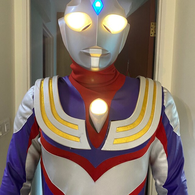 ウルトラマンティガ＆トリガーのコスプレ用コスチュームスーツ - Etsy 日本