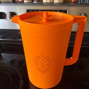 Pichet Tupperware 1,5 L Avec Couvercle Poussoir - Blanc, Propre Et Sans Odeur