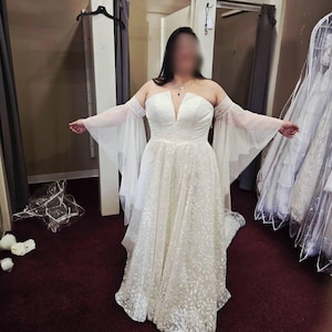 Mariah added a photo of their purchase