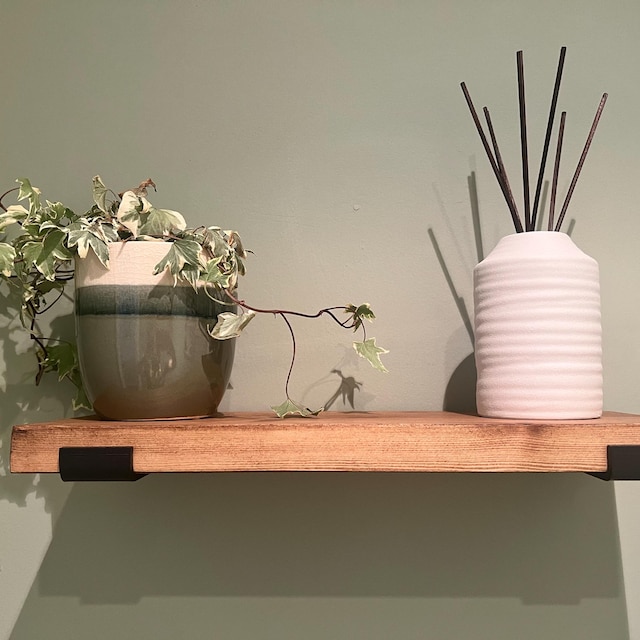 Customer photo accompanying the Wooden Shelves review.