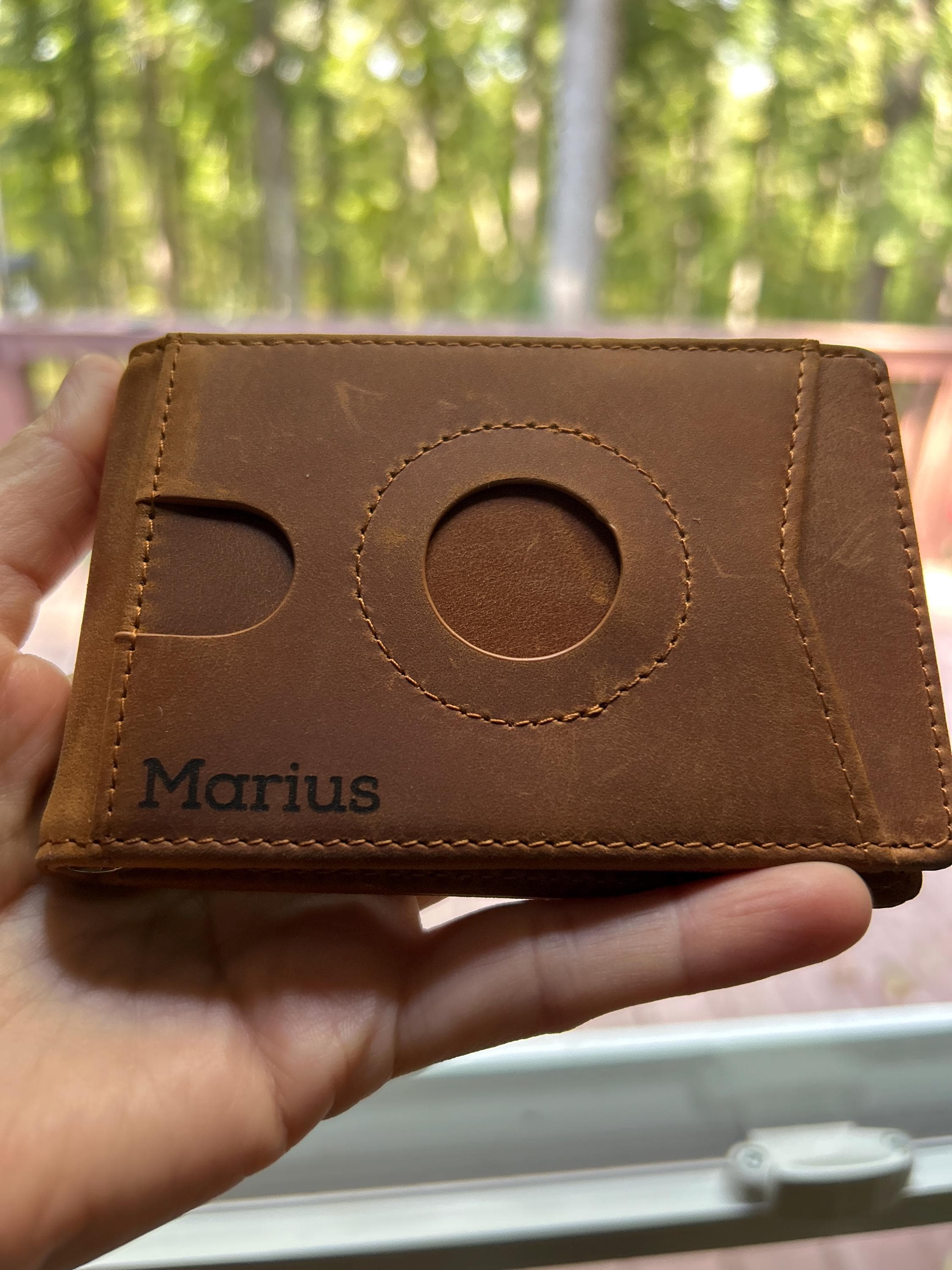 Minimalist AirTag Case for Wallet | Apple Airtag Leather Wallet | Bifold Leather Wallet with Money Clip | Front Pocket Wallet w Money Clip
