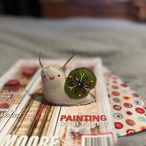 PDF縫製パターン – フェルトカタツムリ。刺繍デザイン（デジタル