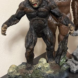 Monster Museum Exhibit #3: Bluff Creek Monster Sasquatch statue high quality