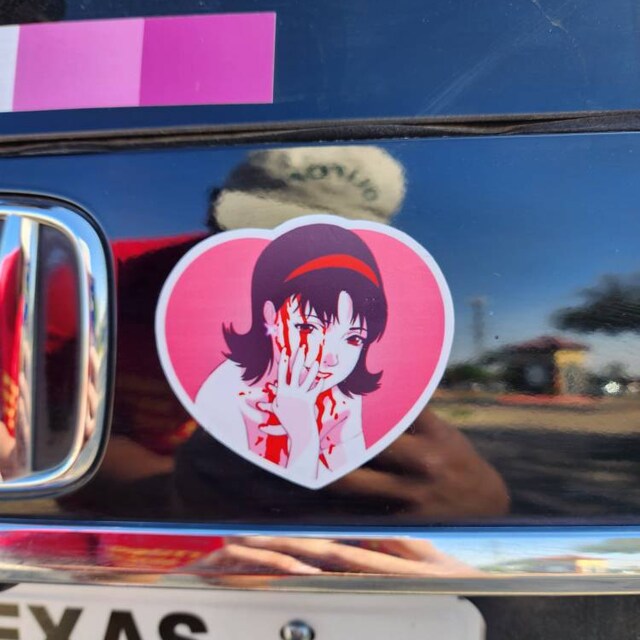 パーフェクトブルー アニメステッカー | 防水ビニールにピンクの