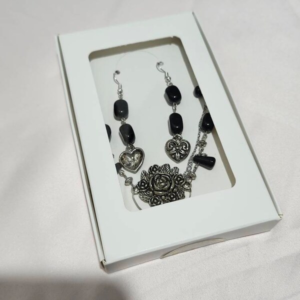 Handcrafted Bracelet and Long Earring Set Red Gold main image 1