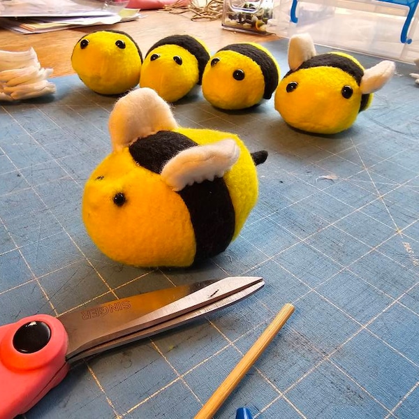 Bee Plushie Digital Download PDF Intermediate Sewing Pattern - Etsy