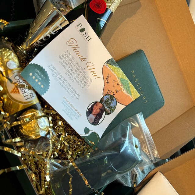 Moët & Chandon ゴールドボトルポーチ Moët & Chandon ゴールドボトルポーチ