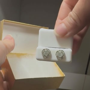 Dennisse added a photo of their purchase