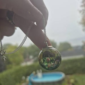 Déborah added a photo of their purchase