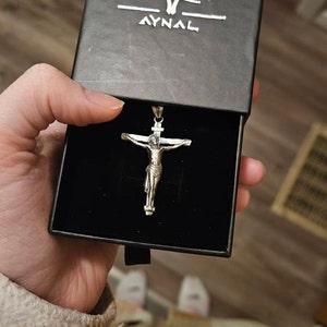 Taylar added a photo of their purchase