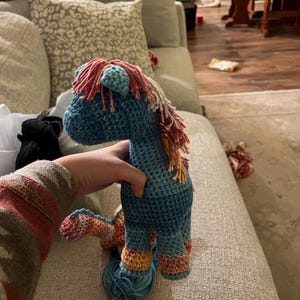 かぎ針編みの馬のぬいぐるみパターン/ 編みぐるみのチュートリアル