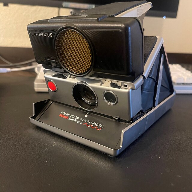 Polaroid Sun 670 Autofocus Qs | Vintage Instant Camera | Sonar