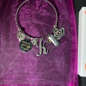 Kamari added a photo of their purchase
