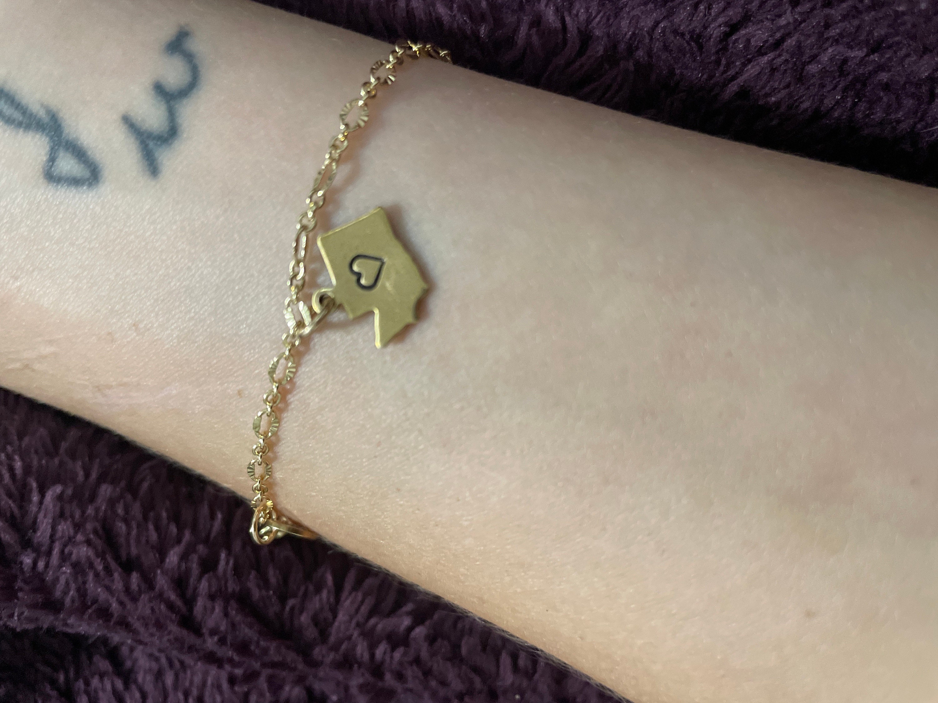 Small Gold State Charms with Jump Ring, 50 States, Personalized Gifts, Going Away Gift, Graduation Gift, State Jewelry