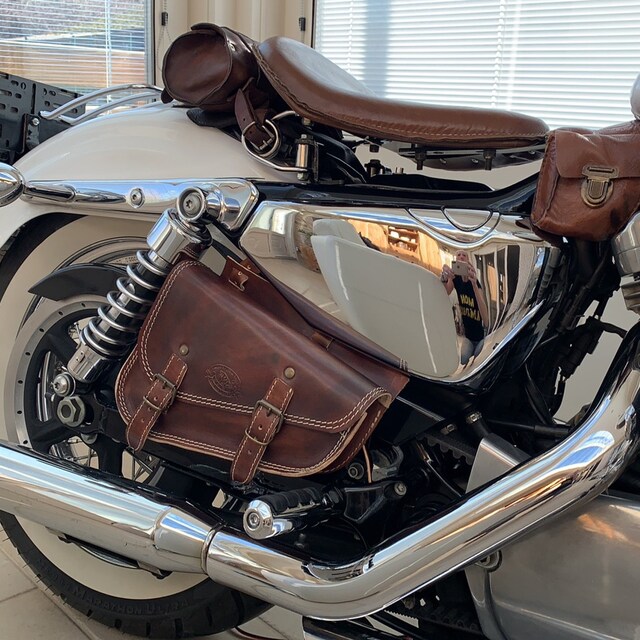 ORLETANOS Support de coffre de moto compatible avec Harley Davidson Sportster jusqu'à 2004 côté gauche Forty Eight Nightster (pas de XR) 883 Roadster Superlow 1200 Custom Iron 48 Hugger Bagger XL ORLETANOS Support de coffre de moto compatible avec Harley Davidson Sportster jusqu'à 2004 côté gauche Forty Eight Nightster (pas de XR) 883 Roadster Superlow 1200 Custom Iron 48 Hugger Bagger XL