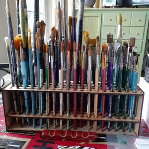 YOMIUZ Artist Paint Brushes Holder: 67 Holes Wooden Paint Brush Stand  Holder, Paintbrush Organizer for Oil Acrylic and Watercolor Brushes