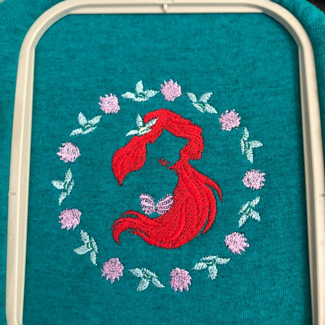 プリンセスアリエルの花輪 リトルマーメイド 刺繍機デザイン