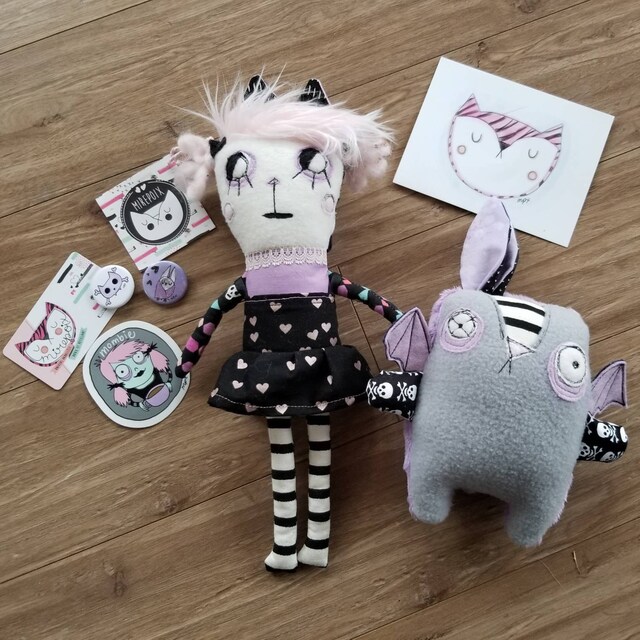 Collabo With Rare Pearls Raven Earrings Nail Stainless Steel Mirepoix Illustration Fall Collection