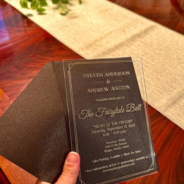 Sliding Wedding Invitation With Bride and Groom. Slideng Bride ...